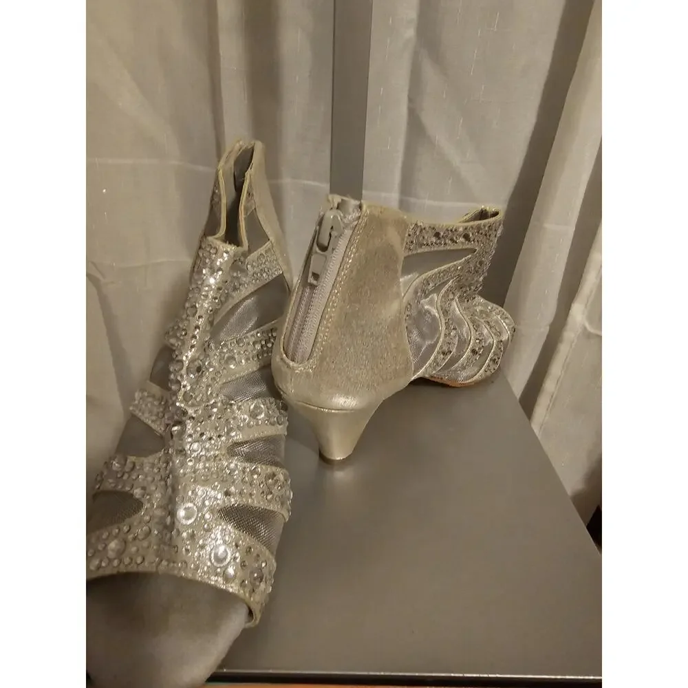 Silver Heels Size 8W | Sparkle Zipper Back‎ Wedge | Joan Boyce